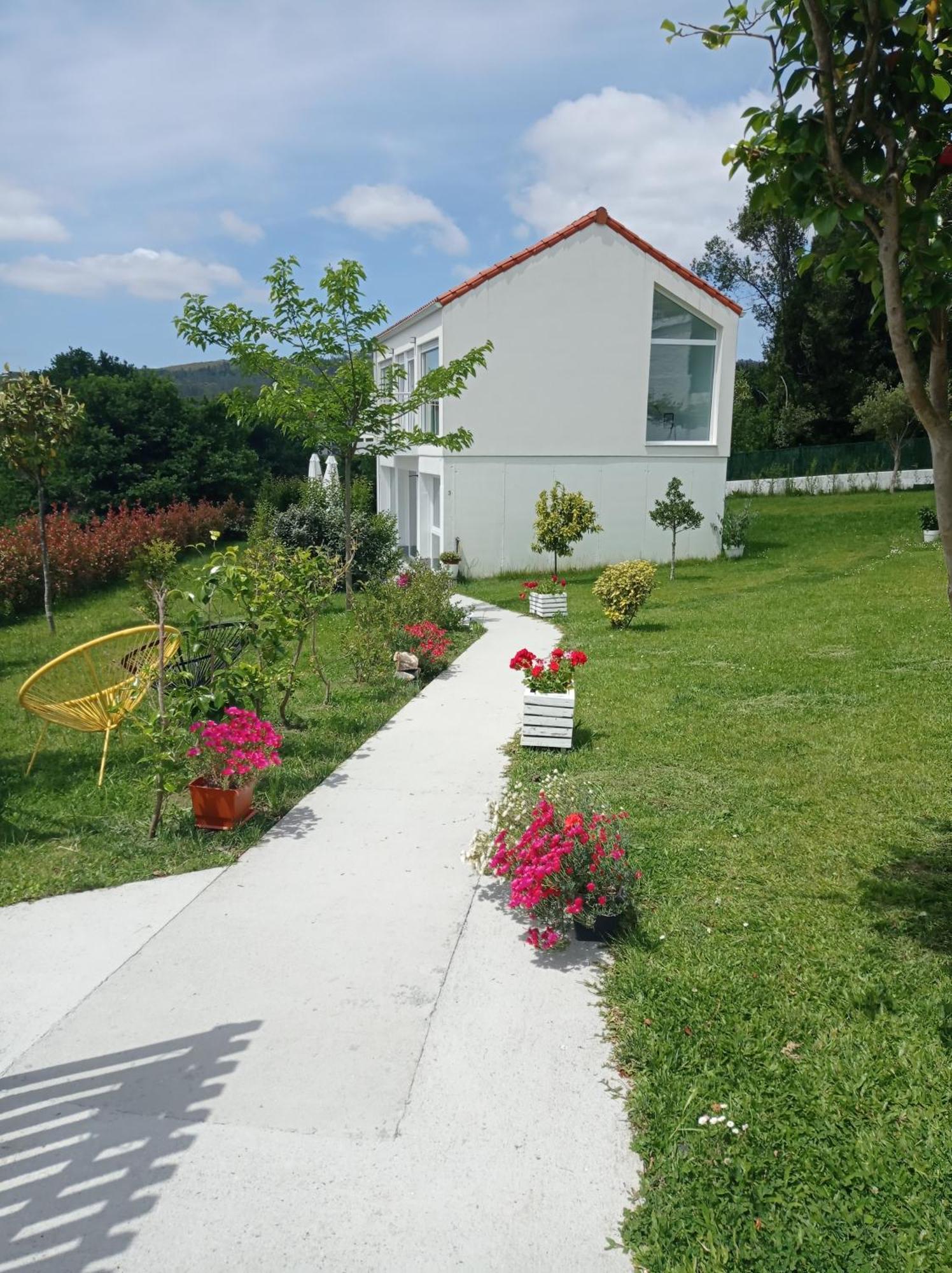Casas Turisticas Lar Jardin - Parking Privado Сантьяго-де-Компостела Экстерьер фото